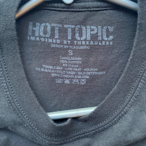 Hot Topic T-Shirt Chupacabra by Plaguedog, Imagined by Threadless, Small - Picture 3 of 3